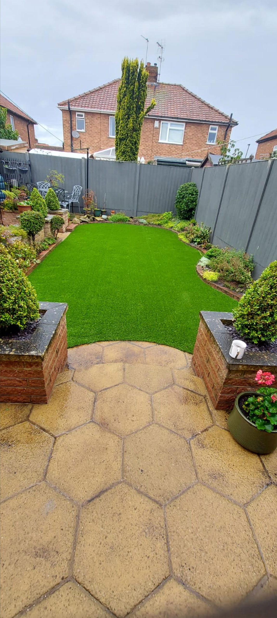 Absolutely Beautiful Grass Installation by Easigarden