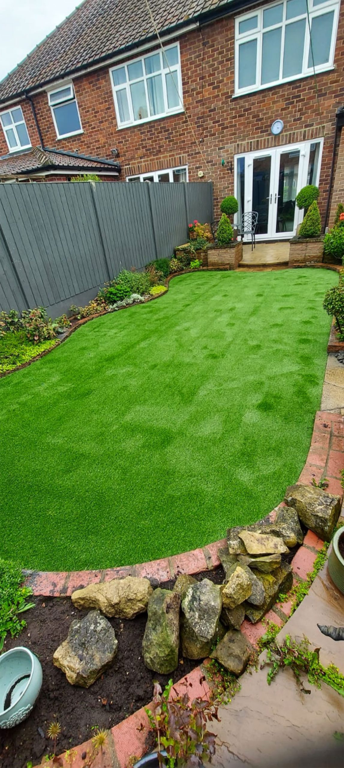 Absolutely Beautiful Synthetic Grass Installation by Easigarden